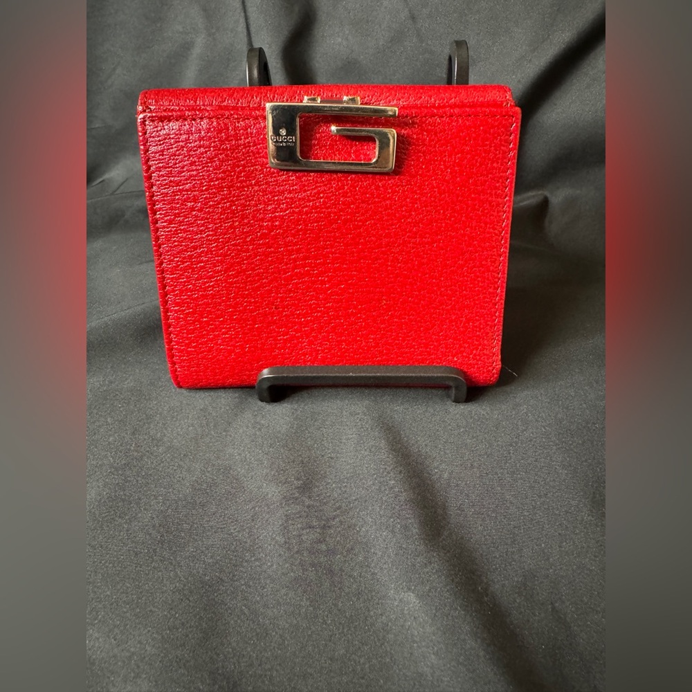 Gucci Vintage Red Leather G Silver Bifold Wallet